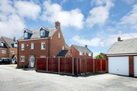 5 bedroom Detached house for sale in Laughton Drive, Stamford