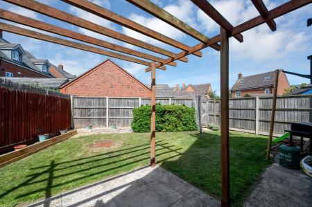 5 bedroom Detached house for sale in Laughton Drive, Stamford