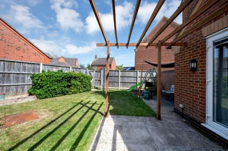 5 bedroom Detached house for sale in Laughton Drive, Stamford