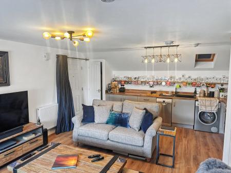 1 bedroom Coach House for sale in Barnes Court, Stamford, PE9