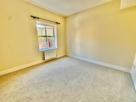 3 bedroom Semi-detached house to let in Watergate, Stamford, PE9