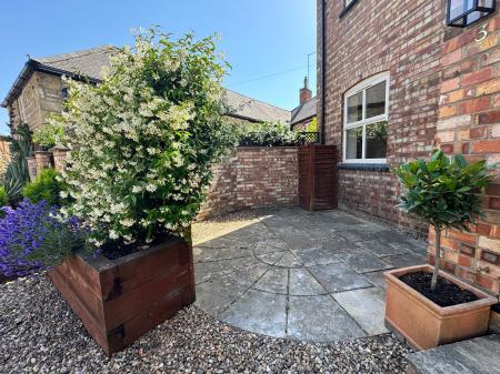 3 bedroom Semi-detached house to let in Watergate, Stamford, PE9