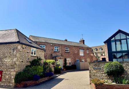 3 bedroom Semi-detached house to let in Watergate, Stamford, PE9