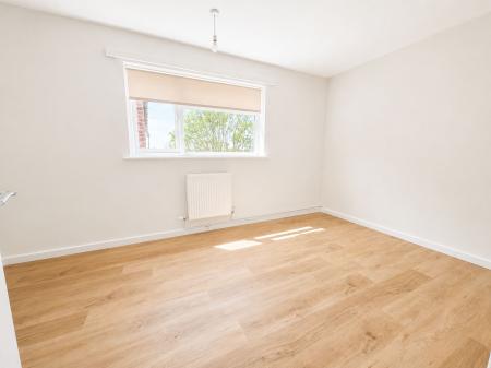 2 bedroom Flat for sale in Edward Road, Stamford, PE9