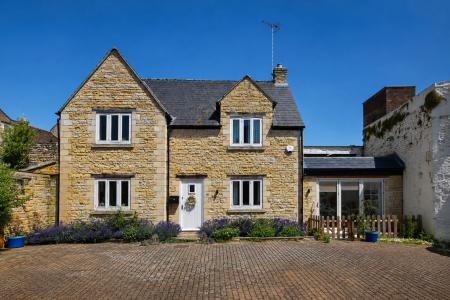 3 bedroom Detached house for sale in Ironmonger Street, Stamford, PE9