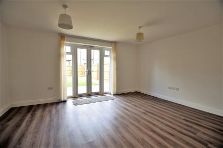 3 bedroom Town house to let in Langton Walk, Stamford, PE9