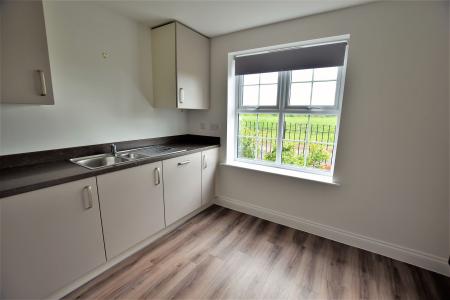 3 bedroom Town house to let in Langton Walk, Stamford, PE9