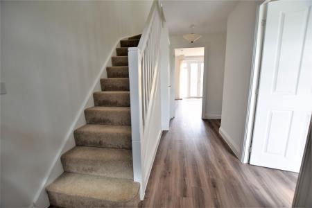 3 bedroom Town house to let in Langton Walk, Stamford, PE9