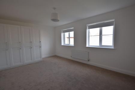 3 bedroom Town house to let in Langton Walk, Stamford, PE9