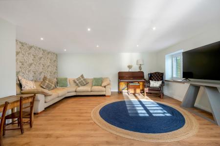 4 bedroom Detached house to let in Elton Road, Wansford, PE8