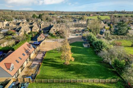 4 bedroom Detached house to let in Elton Road, Wansford, PE8