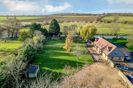 4 bedroom Detached house to let in Elton Road, Wansford, PE8