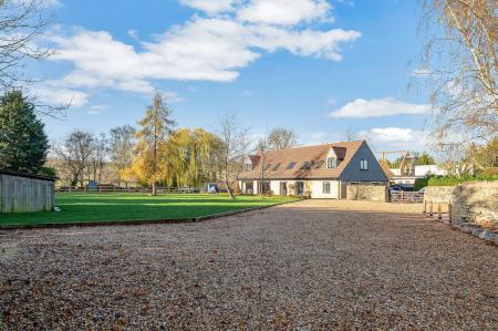 4 bedroom Detached house to let in Elton Road, Wansford, PE8