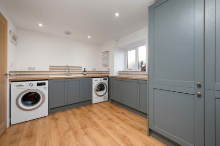 4 bedroom Detached house to let in Elton Road, Wansford, PE8