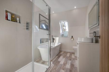 4 bedroom Detached house to let in Elton Road, Wansford, PE8