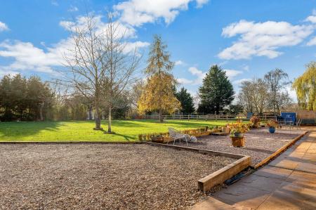 4 bedroom Detached house to let in Elton Road, Wansford, PE8