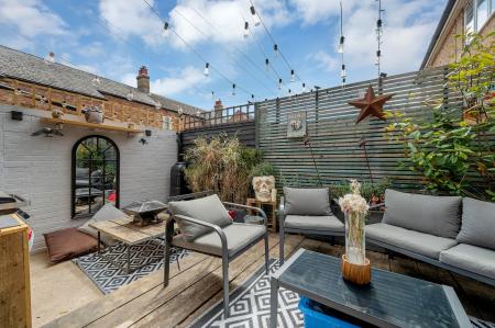 3 bedroom Semi-detached house for sale in Stanley Street, Stamford, PE9