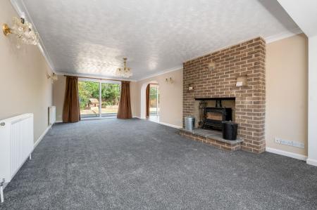 5 bedroom Detached house for sale in Cambridge Road, Stamford, PE9