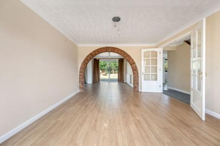 5 bedroom Detached house for sale in Cambridge Road, Stamford, PE9