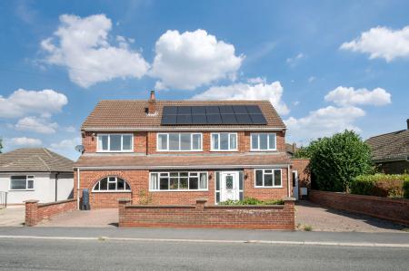 5 bedroom Detached house for sale in Cambridge Road, Stamford, PE9