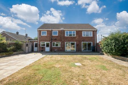 5 bedroom Detached house for sale in Cambridge Road, Stamford, PE9