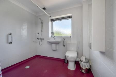 5 bedroom Detached house for sale in Cambridge Road, Stamford, PE9