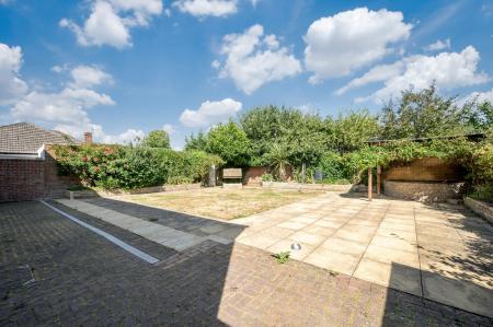 5 bedroom Detached house for sale in Cambridge Road, Stamford, PE9