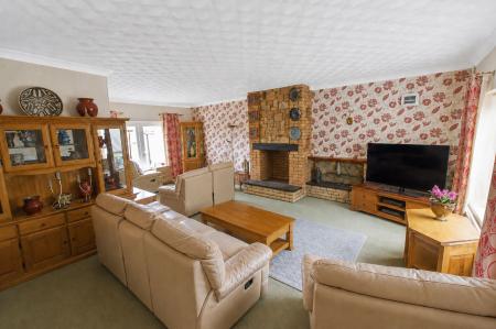 4 bedroom Detached bungalow for sale in Bourne Road, Essendine, PE9