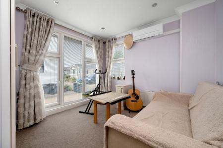 2 bedroom Lodge for sale in Yarwell Mill, Yarwell, PE8