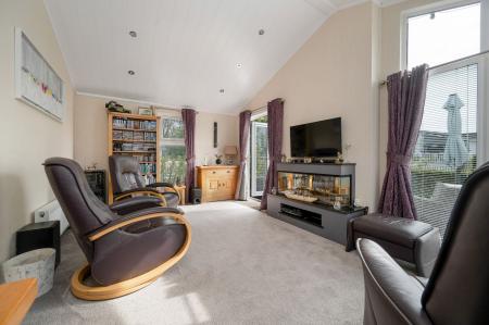 2 bedroom Lodge for sale in Yarwell Mill, Yarwell, PE8