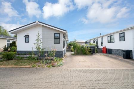 2 bedroom Lodge for sale in Yarwell Mill, Yarwell, PE8