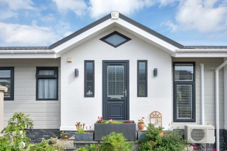 2 bedroom Lodge for sale in Yarwell Mill, Yarwell, PE8