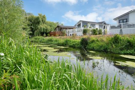 2 bedroom Lodge for sale in Yarwell Mill, Yarwell, PE8