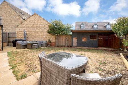 5 bedroom Detached house for sale in Culpepper Way, Stamford, PE9