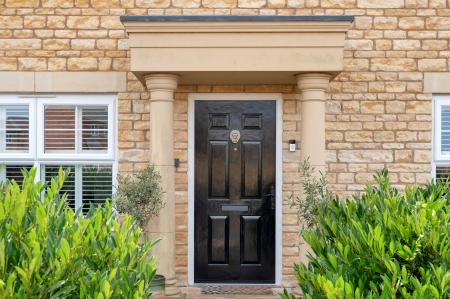 5 bedroom Detached house for sale in Culpepper Way, Stamford, PE9
