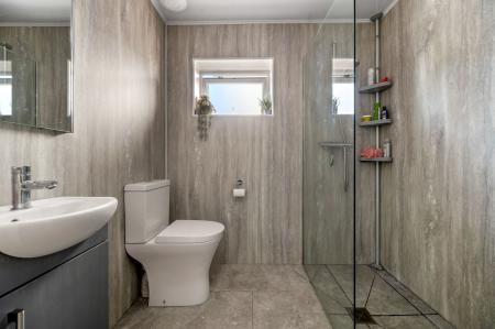 2 bedroom Detached bungalow for sale in Cottesmore Road, Stamford, PE9