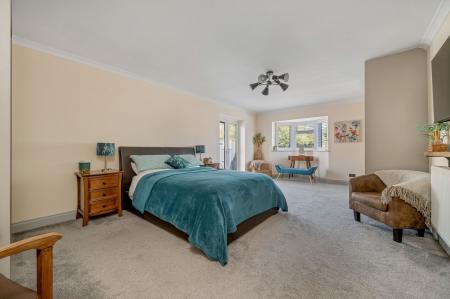 2 bedroom Detached bungalow for sale in Cottesmore Road, Stamford, PE9