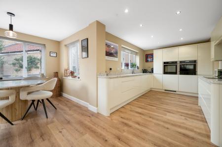 5 bedroom Detached house for sale in Uffington Road, Barnack, PE9