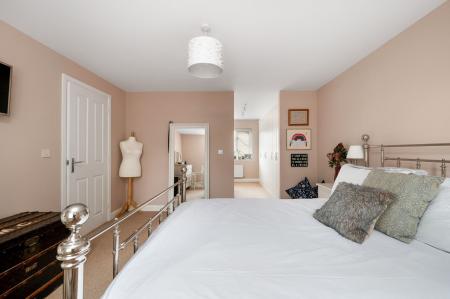 5 bedroom Detached house for sale in Uffington Road, Barnack, PE9