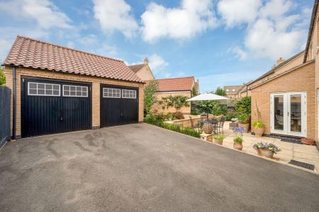 5 bedroom Detached house for sale in Uffington Road, Barnack, PE9