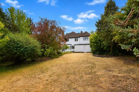 4 bedroom Detached house to let in Roman Bank, Stamford, PE9