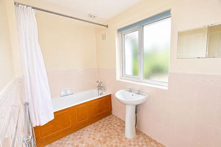 4 bedroom Detached house to let in Roman Bank, Stamford, PE9