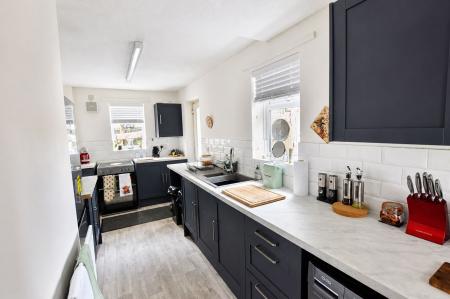 2 bedroom End of terrace house to let in Maltby Close, Wittering, PE8