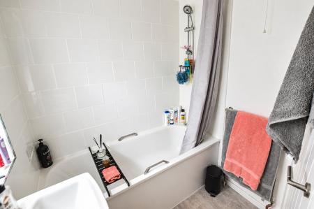 2 bedroom End of terrace house to let in Maltby Close, Wittering, PE8
