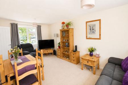 2 bedroom End of terrace house to let in Maltby Close, Wittering, PE8