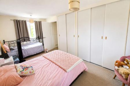 2 bedroom End of terrace house to let in Maltby Close, Wittering, PE8