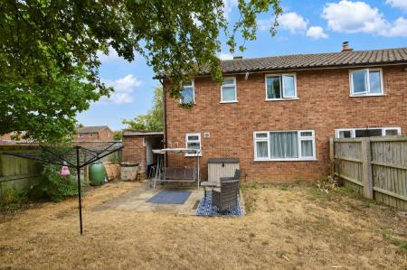 2 bedroom End of terrace house to let in Maltby Close, Wittering, PE8