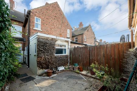 3 bedroom End of terrace house for sale in Queen Street, Stamford, PE9