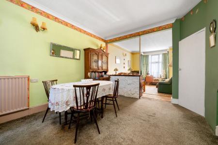 3 bedroom End of terrace house for sale in Queen Street, Stamford, PE9