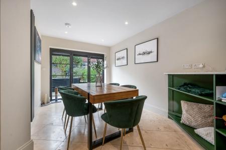 4 bedroom End of terrace house for sale in Worcester Crescent, Stamford, PE9